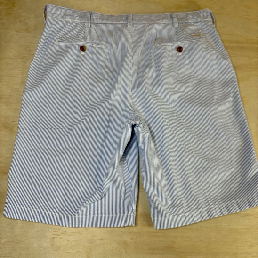 IZOD Men's Shorts Size 36 x 10.5 Seersucker Blue White Striped FLAT FRONT CHINO - Picture 5 of 6